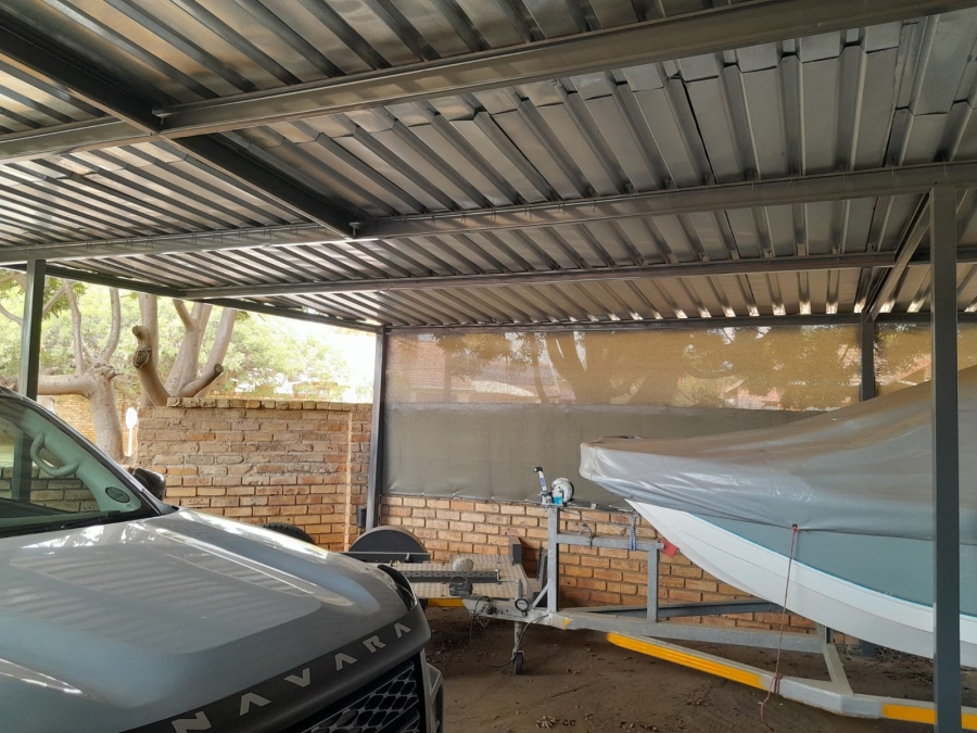 4 Bedroom Property for Sale in Waterval East North West
